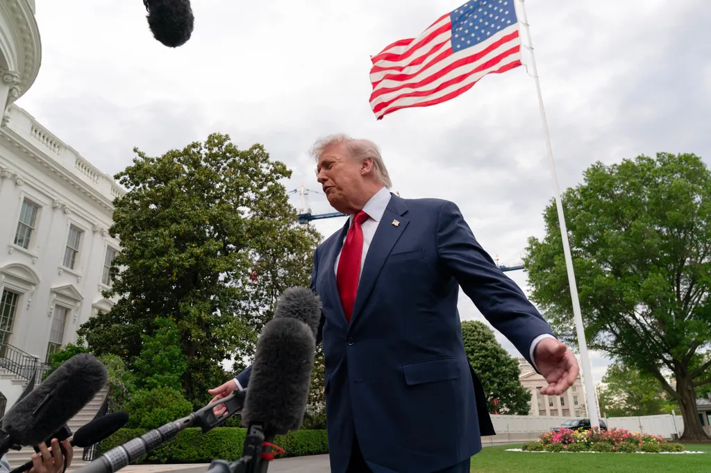 Tổng thống Trump sẵn sàng chuyển quân Mỹ đồn trú ở Đức sang Ba Lan- Ảnh 1. Tổng thống Trump sẵn sàng chuyển quân Mỹ đồn trú ở Đức sang Ba Lan- Ảnh 1.