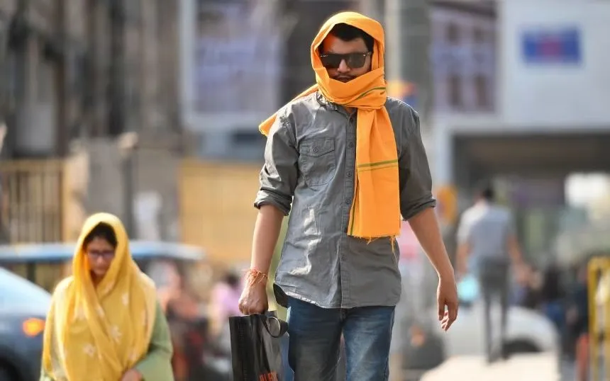 Nắng nóng tại Noida, bang Uttar Pradesh, Ấn Độ, ngày 27/4/2026. (Ảnh: Getty Images)