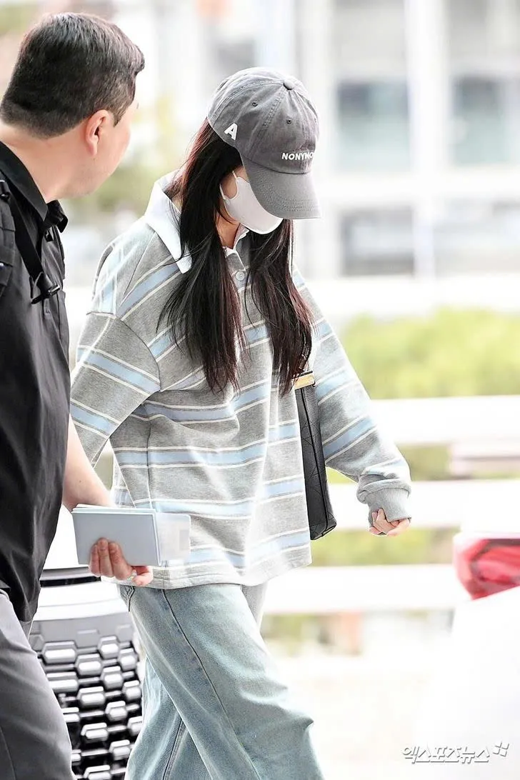 Jisoo (BLACKPINK) xuất hiện k&iacute;n đ&aacute;o tại s&acirc;n bay giữa tranh c&atilde;i li&ecirc;n quan người th&acirc;n - Ảnh 1.