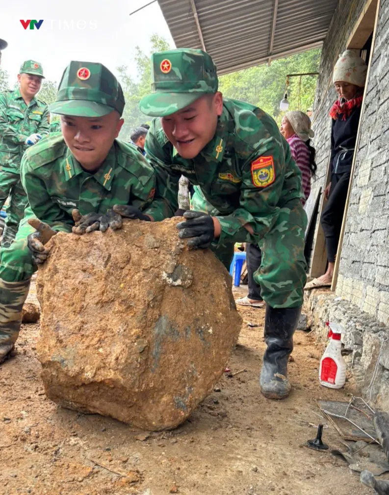 Lai Châu: Sạt lở đất đá làm nứt tường nhà dân - Ảnh 2.