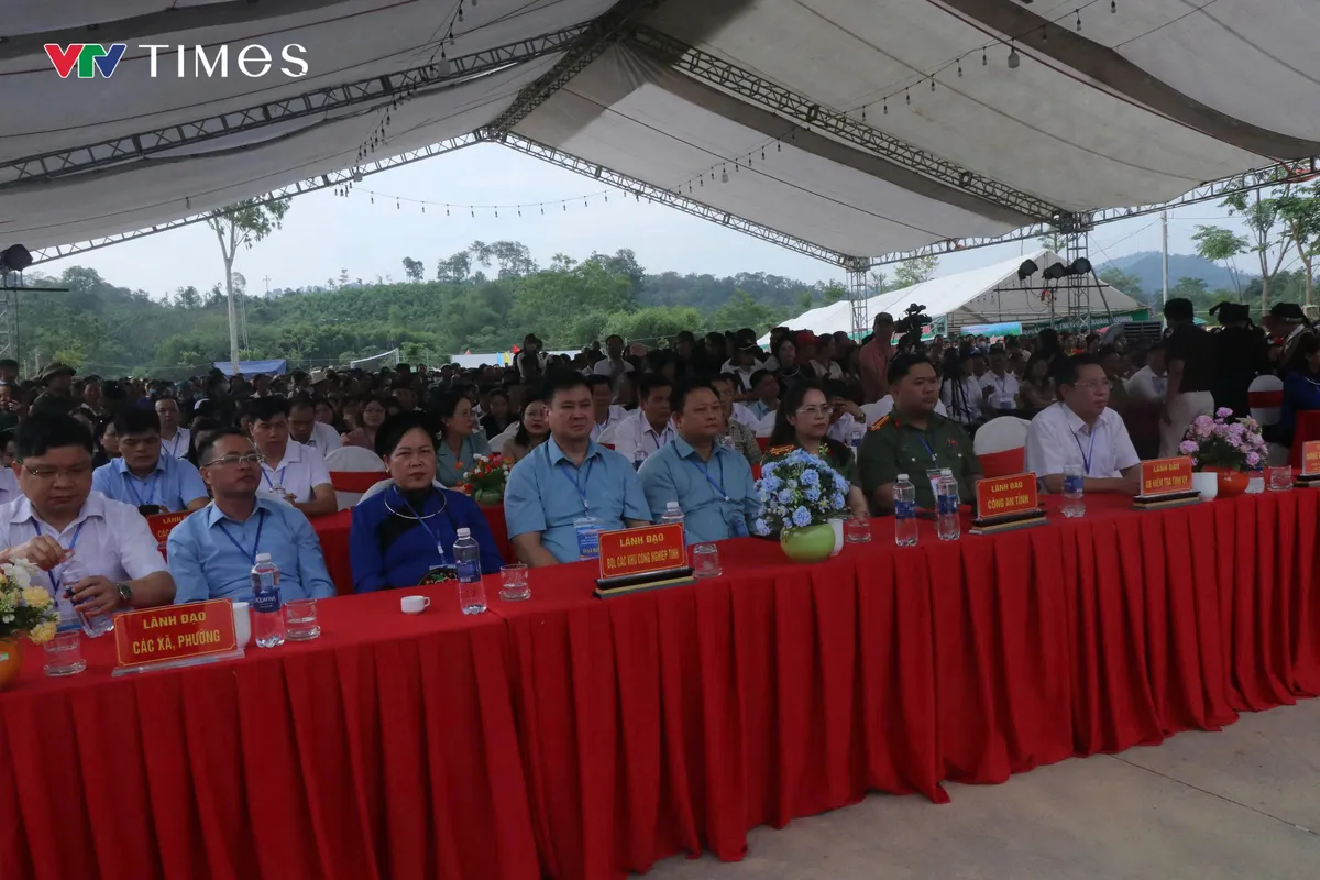 Độc đ&aacute;o Chợ t&igrave;nh Xu&acirc;n Dương - Ảnh 2.