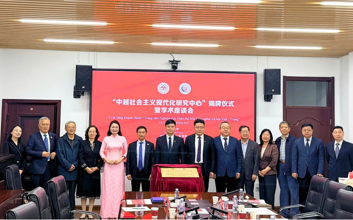 Lễ khánh thành Trung tâm Nghiên cứu hiện đại hóa chủ nghĩa xã hội Việt - Trung được tổ chức trọng thể. Ảnh: Hà Giang