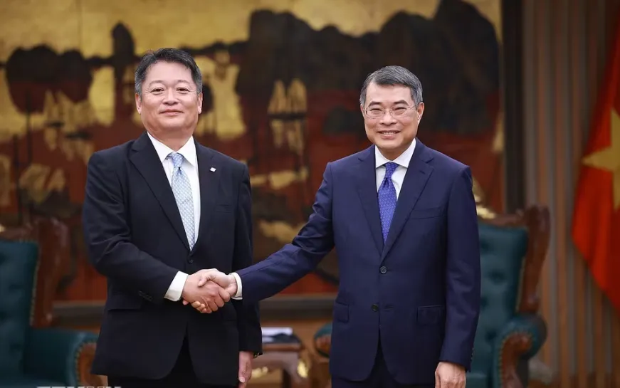 Thủ tướng Lê Minh Hưng tiếp ông Nagasaki Kotaro, Thống đốc tỉnh Yamanashi (Nhật Bản). (Ảnh: TTXVN)