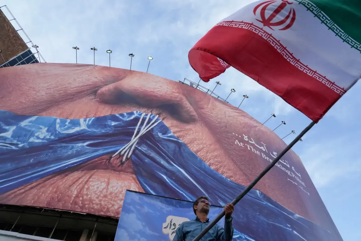 Đàm phán Mỹ - Iran bế tắc, Eo biển Hormuz tiếp tục đóng cửa- Ảnh 1. Đàm phán Mỹ - Iran bế tắc, Eo biển Hormuz tiếp tục đóng cửa- Ảnh 1.