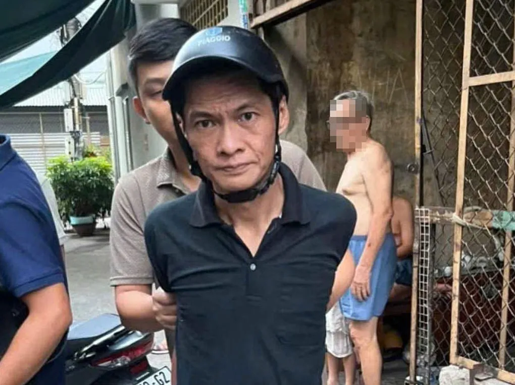 Bắt nghi phạm dùng vật giống súng cướp cửa hàng tiện lợi ở TPHCM- Ảnh 1. Bắt nghi phạm dùng vật giống súng cướp cửa hàng tiện lợi ở TPHCM- Ảnh 1.