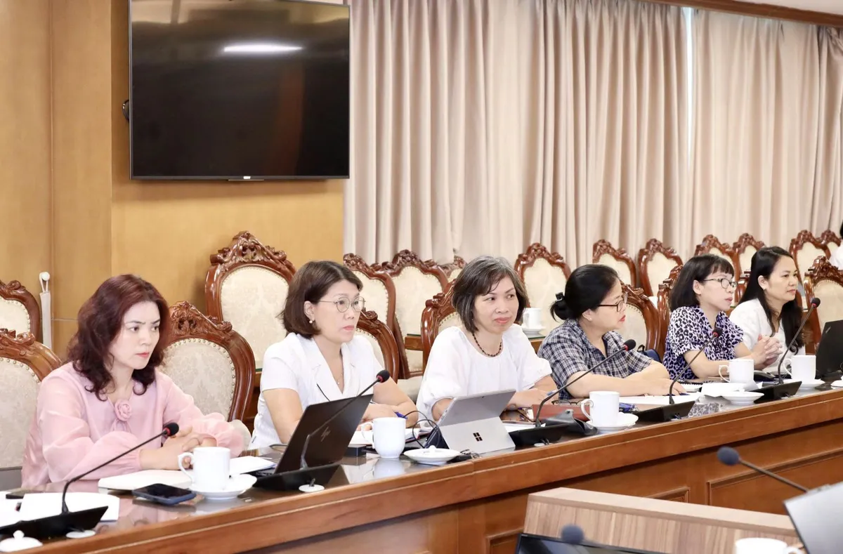 Thiếu gần 69.000 giáo viên để phổ cập mầm non - Ảnh 2.