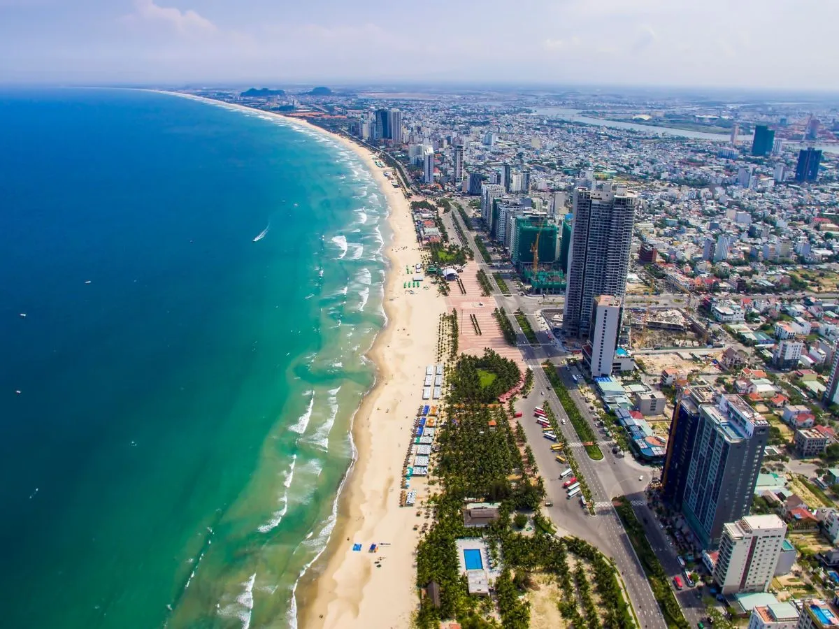 Du lịch h&egrave; 2026: Top 10 b&atilde;i biển miền Trung l&yacute; tưởng cho gia đ&igrave;nh- Ảnh 1.