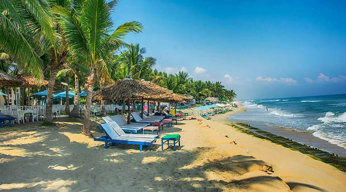 Du lịch h&egrave; 2026: Top 10 b&atilde;i biển miền Trung l&yacute; tưởng cho gia đ&igrave;nh- Ảnh 2.