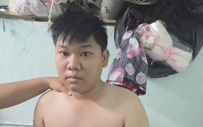 Huỳnh Đức Hùng (26 tuổi) bị lực lượng Công an đã bắt giữ tại phòng trọ thuộc phường Linh Trung, Thành phố Hồ Chí Minh. (Ảnh: TTXVN phát)