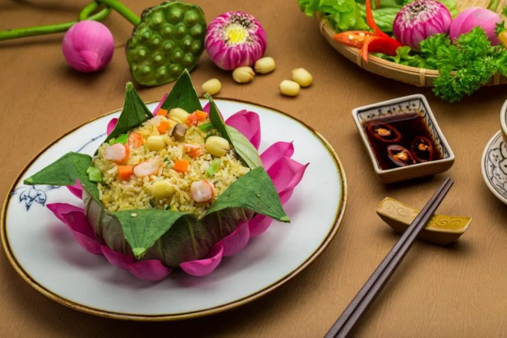 Nghệ thuật ẩm thực cung đ&igrave;nh Huế: Tinh hoa văn h&oacute;a trong từng m&oacute;n ăn- Ảnh 3.