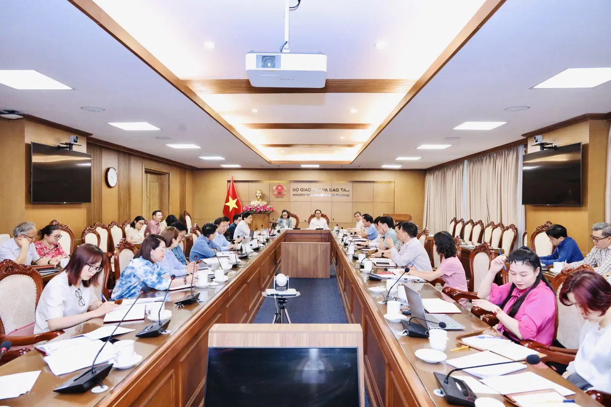 Bộ trưởng Hoàng Minh Sơn: Phải chấm dứt quản lý giáo dục kiểu “cảm tính” - Ảnh 1.
