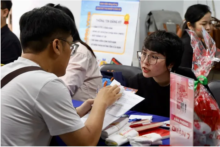 Đơn h&agrave;ng tăng, cơ hội việc l&agrave;m rộng mở- Ảnh 1.