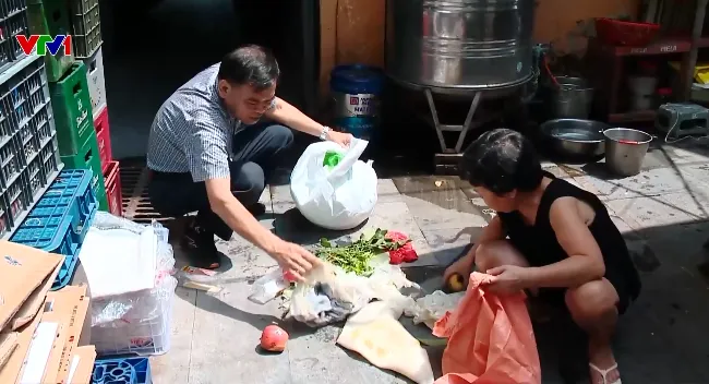 Ph&acirc;n loại r&aacute;c tại nguồn: Quy định đ&atilde; c&oacute;, thực hiện vẫn kh&oacute; - Ảnh 2.