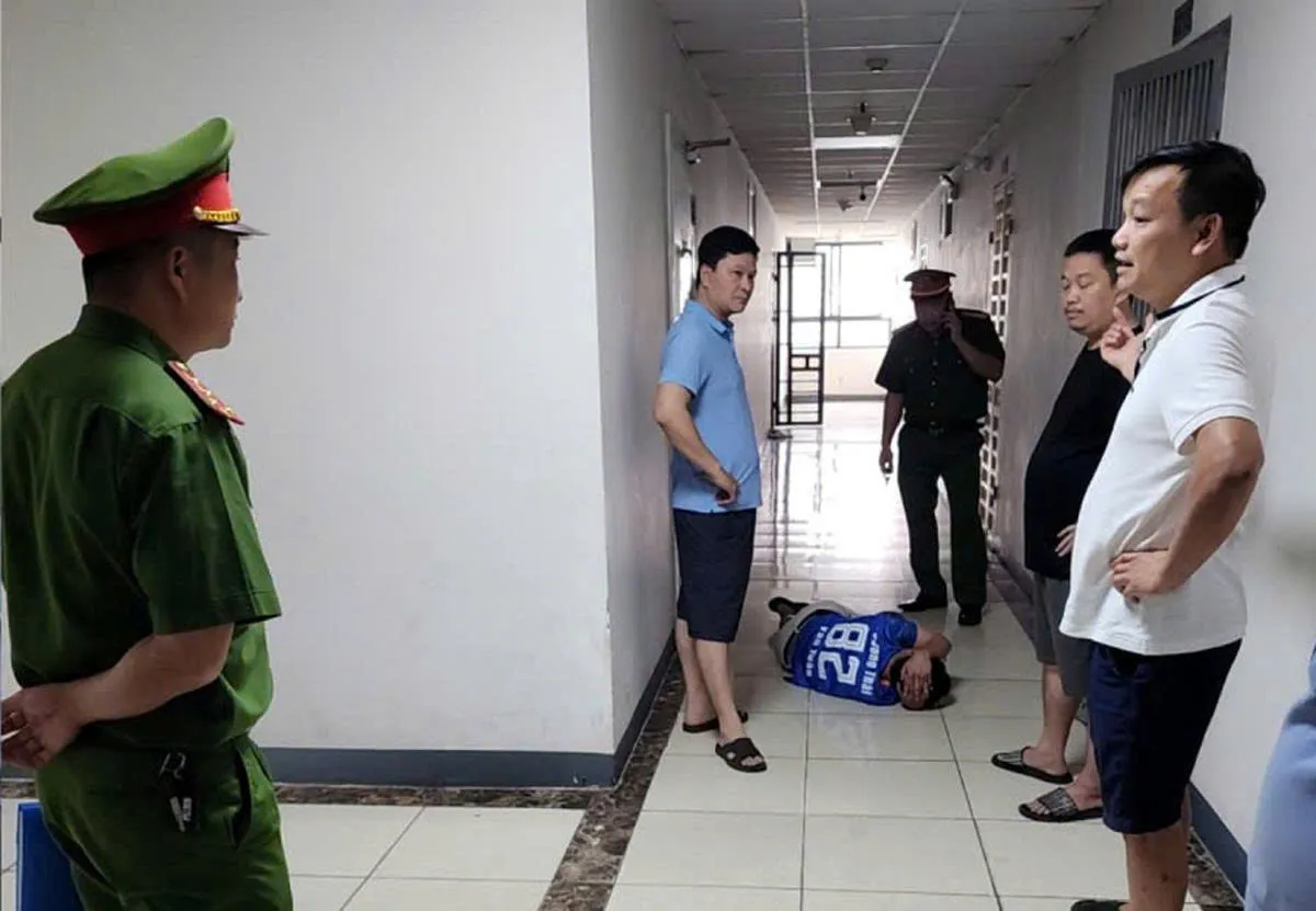 H&agrave; Nội: M&acirc;u thuẫn từ việc nhắc đeo rọ m&otilde;m cho ch&oacute;, một người phải nhập viện - Ảnh 1.