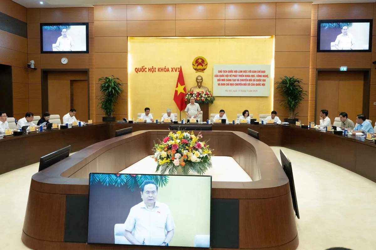 Chủ tịch Quốc hội: Chuyển đổi số phải tạo ra thay đổi thực chất trong phương thức làm việc - Ảnh 2.