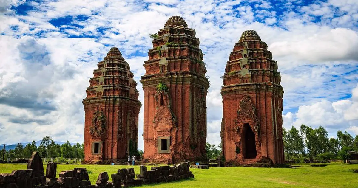 Di sản văn hóa Chăm: Những tháp cổ nghìn năm thách thức thời gian tại Bình Định- Ảnh 1. Di sản văn hóa Chăm: Những tháp cổ nghìn năm thách thức thời gian tại Bình Định- Ảnh 1.
