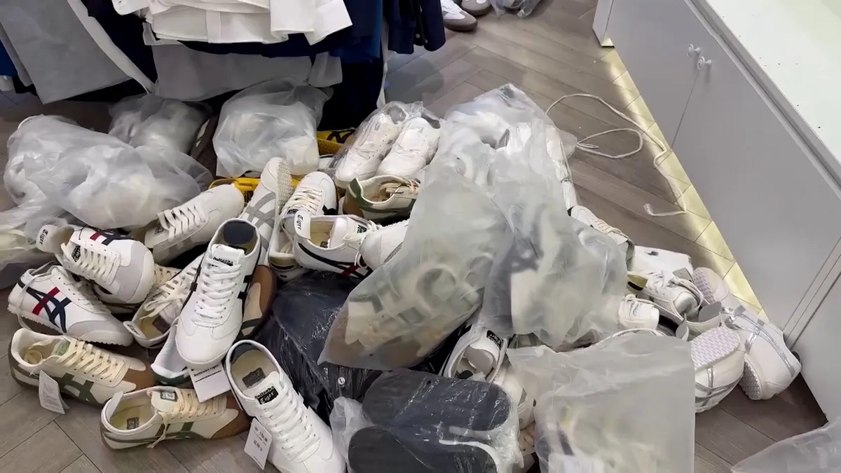 Ngăn chặn vi phạm sở hữu trí tuệ- Ảnh 2. Ngăn chặn vi phạm sở hữu trí tuệ- Ảnh 2.