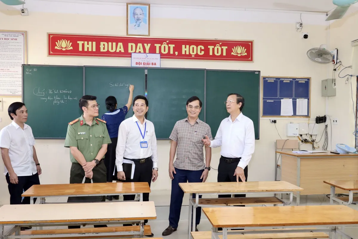Học sinh phải “vượt vũ môn” bằng năng lực thực chất - Ảnh 2.