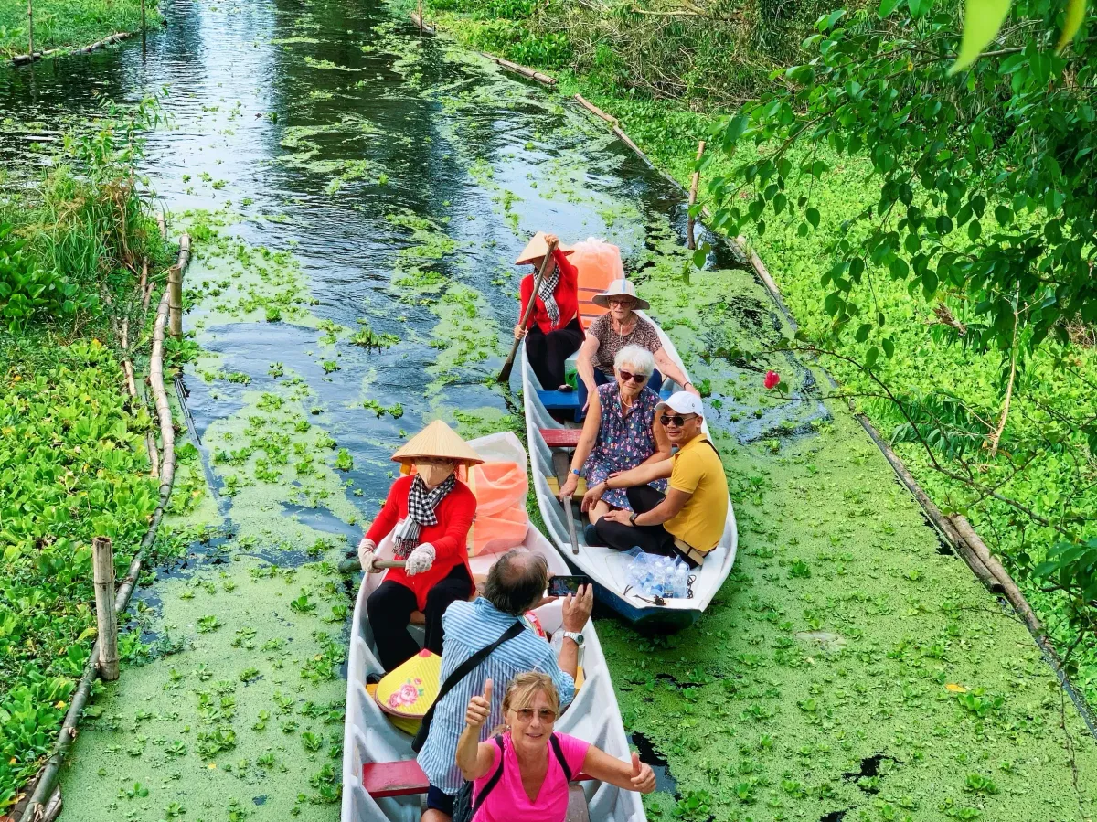 Mùa nước nổi miền Tây: Bản giao hưởng của thiên nhiên và con người- Ảnh 1. Mùa nước nổi miền Tây: Bản giao hưởng của thiên nhiên và con người- Ảnh 1.