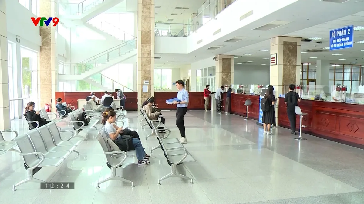 Tạm hoãn xuất cảnh vì nợ xấu cần đúng người, đúng mức độ
