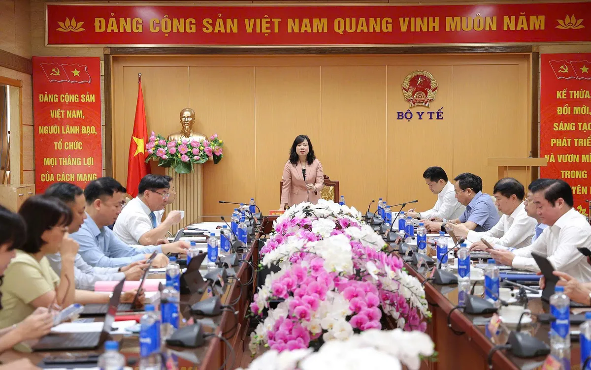 Bộ Y tế bổ nhiệm t&acirc;n Cục trưởng Cục An to&agrave;n thực phẩm - Ảnh 3.