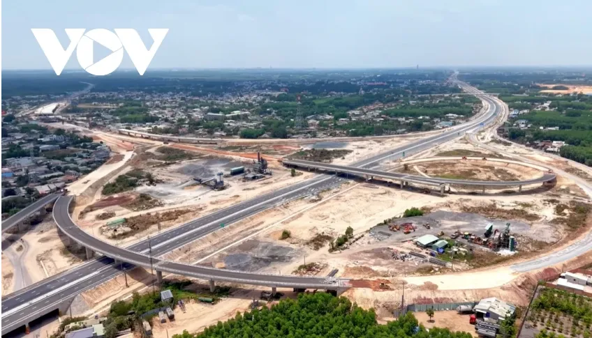 Đầu tư c&ocirc;ng phải mang &yacute; nghĩa kiến tạo, dẫn dắt đầu tư nền kinh tế- Ảnh 2.