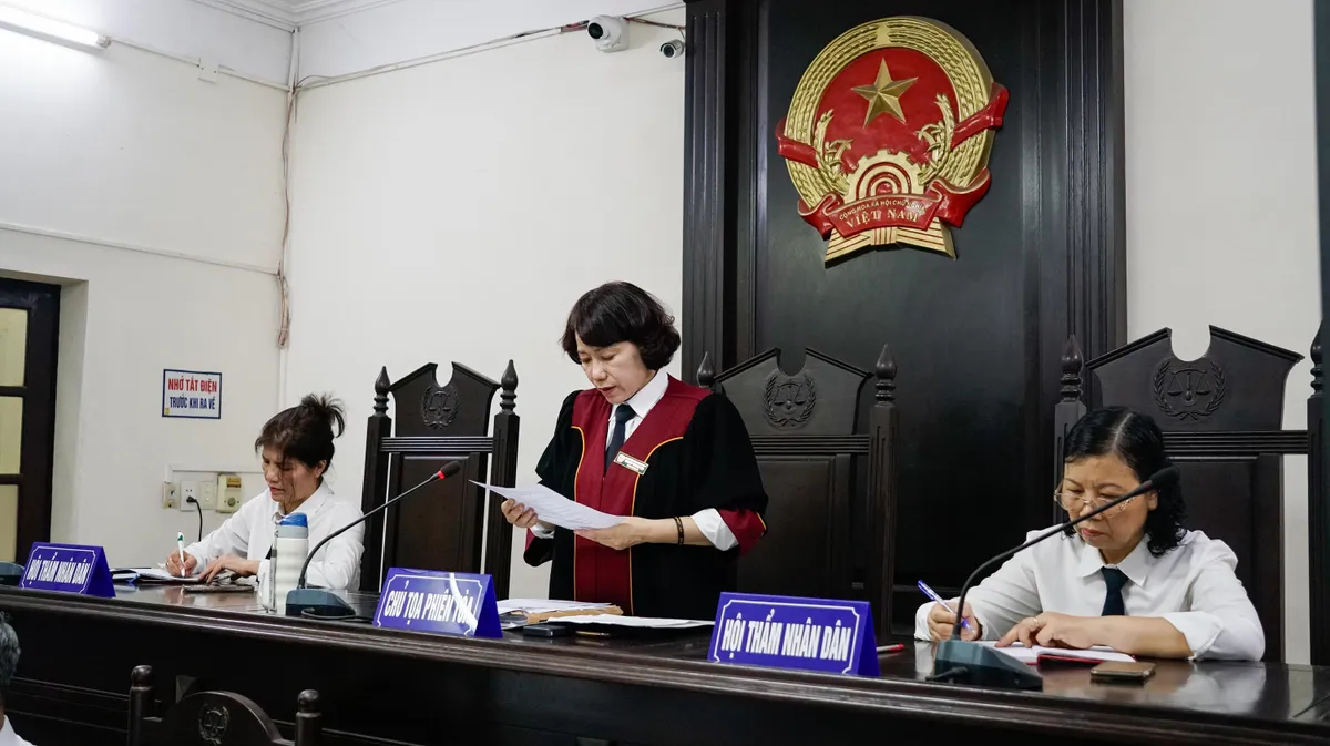 Nữ giúp việc bạo hành cụ bà 82 tuổi khai "bức xúc" vì bị giữ 5 triệu đồng lương - Ảnh 4.