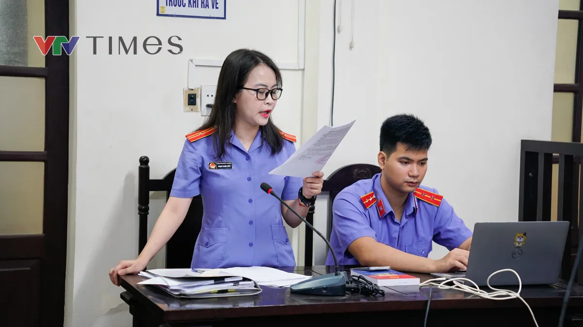Nữ giúp việc bạo hành cụ bà 82 tuổi khai "bức xúc" vì bị giữ 5 triệu đồng lương - Ảnh 3.