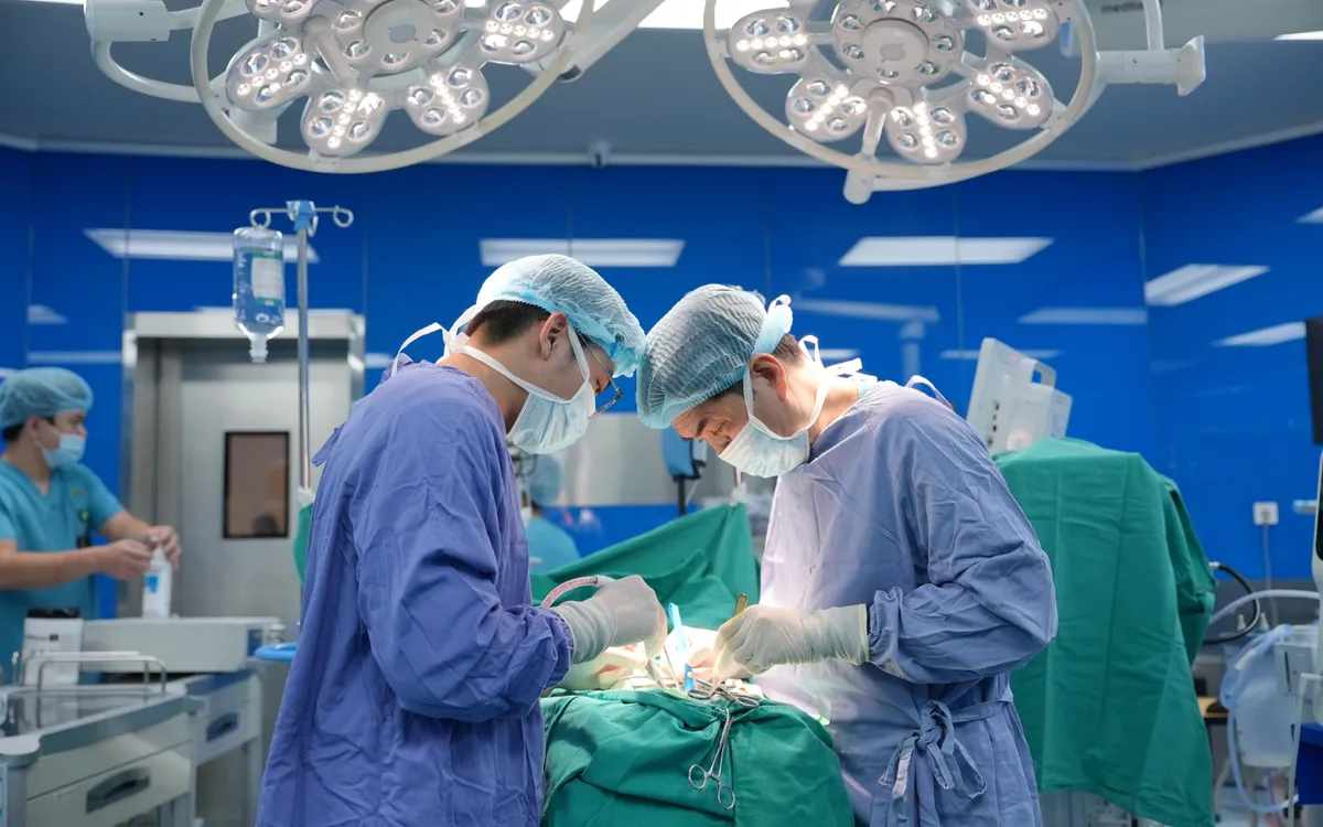 Hồi sinh bệnh nh&acirc;n chấn thương sọ n&atilde;o nặng: Sự phối hợp của li&ecirc;n chuy&ecirc;n khoa- Ảnh 2.