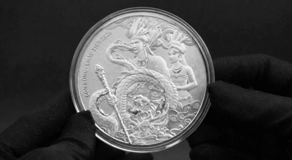 Gi&aacute; v&agrave;ng đi ngang, bạc chạm mốc 3,3 triệu đồng/lượng - Ảnh 2.
