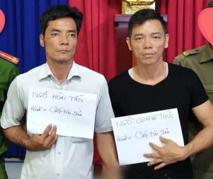 Nh&oacute;m đ&ograve;i nợ thu&ecirc; x&ocirc;ng v&agrave;o nh&agrave; d&acirc;n ở TP Hồ Ch&iacute; Minh h&agrave;nh hung, cướp t&agrave;i sản - Ảnh 1.