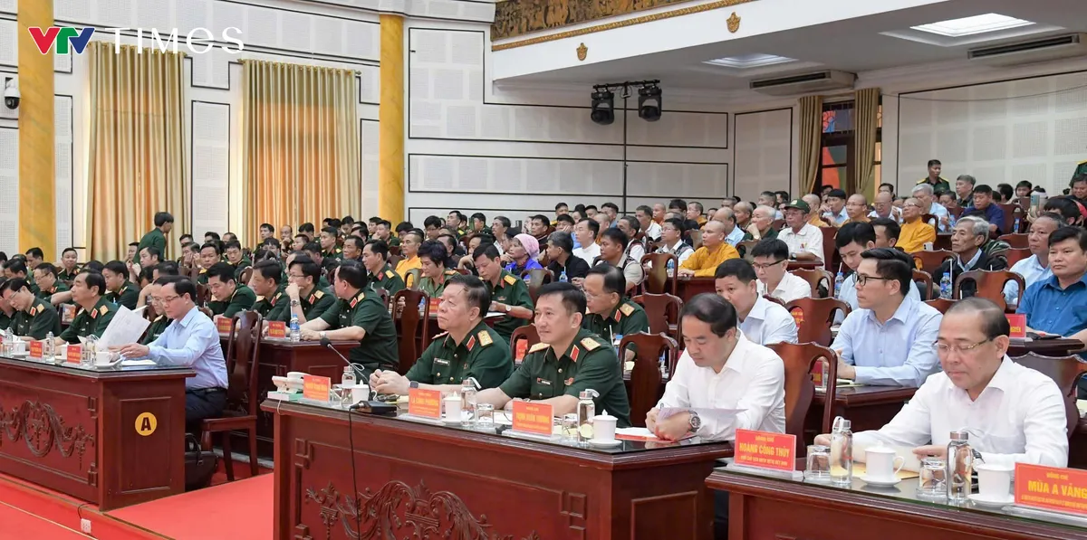 Đại tướng Nguyễn Trọng Nghĩa gặp mặt c&aacute;c gi&agrave; l&agrave;ng, người c&oacute; uy t&iacute;n ti&ecirc;u biểu khu vực ph&iacute;a Bắc- Ảnh 2.