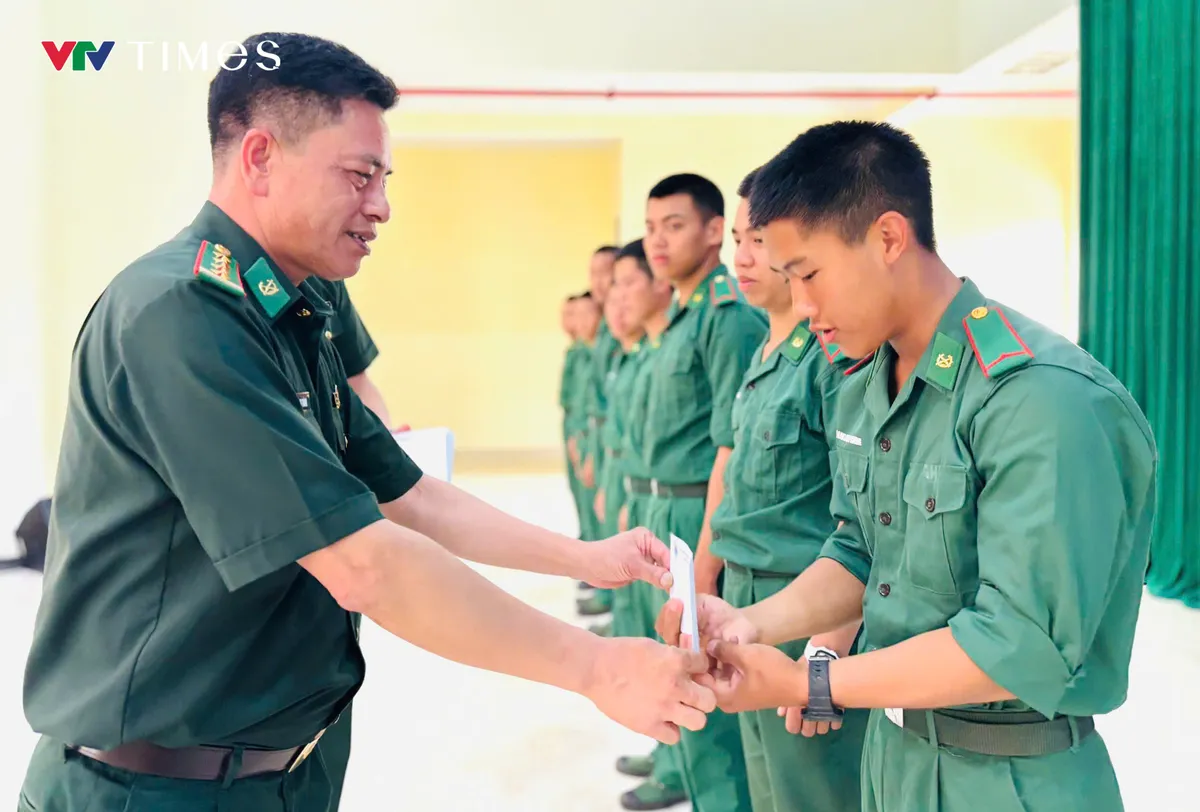 Lai Ch&acirc;u: Bộ đội Bi&ecirc;n ph&ograve;ng tiếp th&ecirc;m động lực cho chiến sĩ mới  - Ảnh 3.