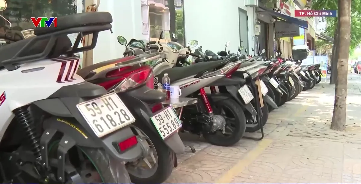 TP Hồ Ch&iacute; Minh: Tiện lợi m&ocirc; h&igrave;nh cấp ph&eacute;p v&agrave; thu ph&iacute; sử dụng vỉa h&egrave; qua ứng dụng c&ocirc;ng nghệ - Ảnh 1.