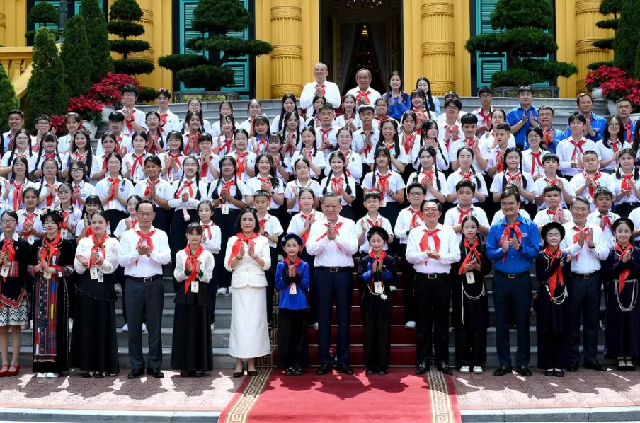 Tổng B&iacute; thư, Chủ tịch nước: Phải tạo dựng m&ocirc;i trường an to&agrave;n v&agrave; c&ocirc;ng bằng cho mọi trẻ em - Ảnh 3.