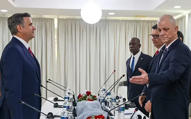 Giám đốc CIA John Ratcliffe (trái) gặp gỡ các đối tác từ Bộ Nội vụ Cuba tại La Habana, Cuba, ngày 14/5 (Ảnh: CIA)
