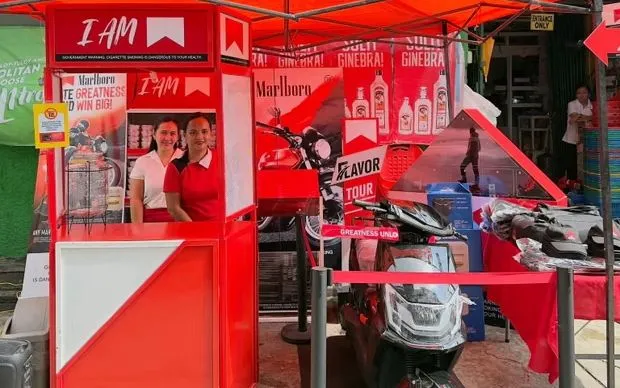 Các điểm bán Marlboro ven đường tại Philippines. (Ảnh: Facebook/Bert & Marie Grocery)