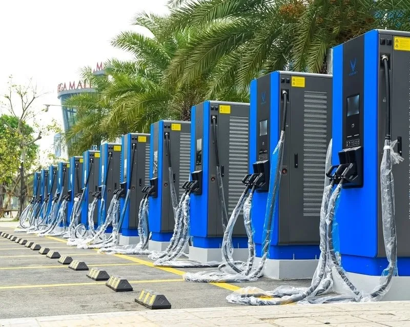 Trạm sạc đang trở th&agrave;nh &ldquo;mảnh đất v&agrave;ng&rdquo; mới- Ảnh 1.
