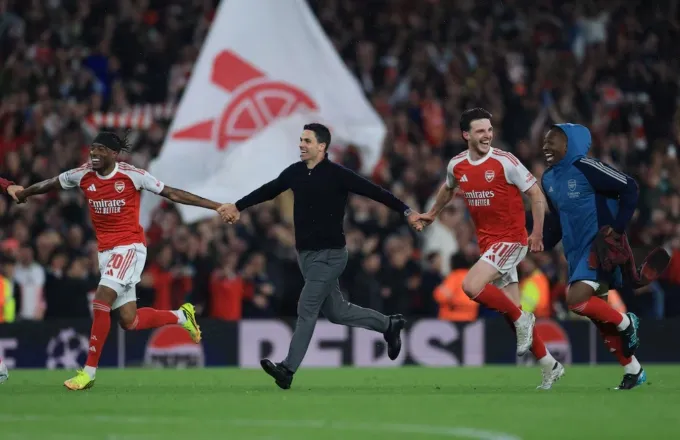 Arsenal g&acirc;y tranh c&atilde;i khi nh&acirc;n vi&ecirc;n phải tự trả hơn 1.100 USD để dự chung kết Champions League- Ảnh 1.