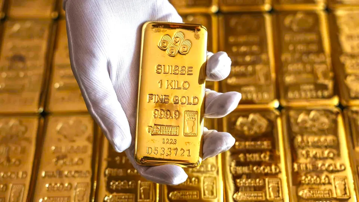 Gi&aacute; v&agrave;ng thế giới đ&aacute;nh mất mốc 4.700 USD/ounce, v&agrave;ng trong nước vẫn neo cao- Ảnh 1.