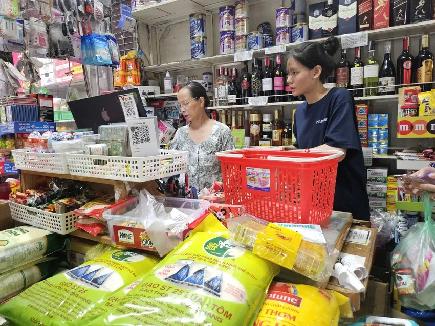 Hộ kinh doanh kh&ocirc;ng muốn 'lớn' v&igrave; lo ngại nghĩa vụ thuế- Ảnh 2.