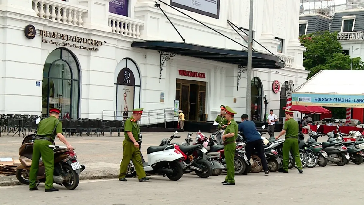 C&ocirc;ng an Lạng Sơn: Tăng cường bảo đảm trật tự an to&agrave;n giao th&ocirc;ng tr&ecirc;n địa b&agrave;n - Ảnh 4.