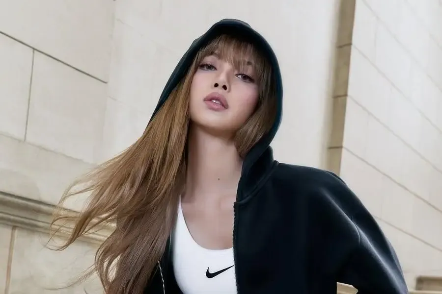 V&igrave; sao Lisa (BLACKPINK) trở th&agrave;nh lựa chọn của FIFA? - Ảnh 2.