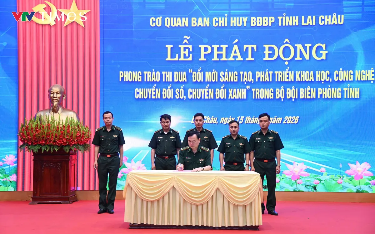 Đại diện các đơn vị ký kết giao ước thi đua. Ảnh: Đức Duẩn