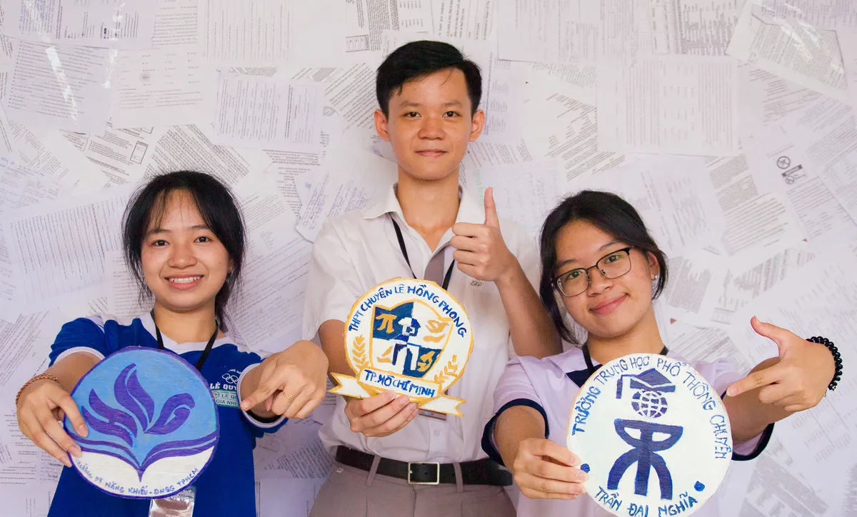 Thủ khoa kỳ thi v&agrave;o lớp 10 chia sẻ b&iacute; quyết cho th&iacute; sinh trước ng&agrave;y "vượt vũ m&ocirc;n" - Ảnh 3.