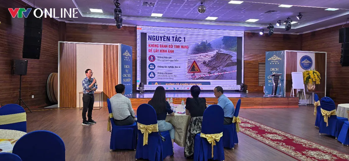 B&aacute;o ch&iacute; giữ vai tr&ograve; tuyến đầu trong ứng ph&oacute; thi&ecirc;n tai - Ảnh 2.