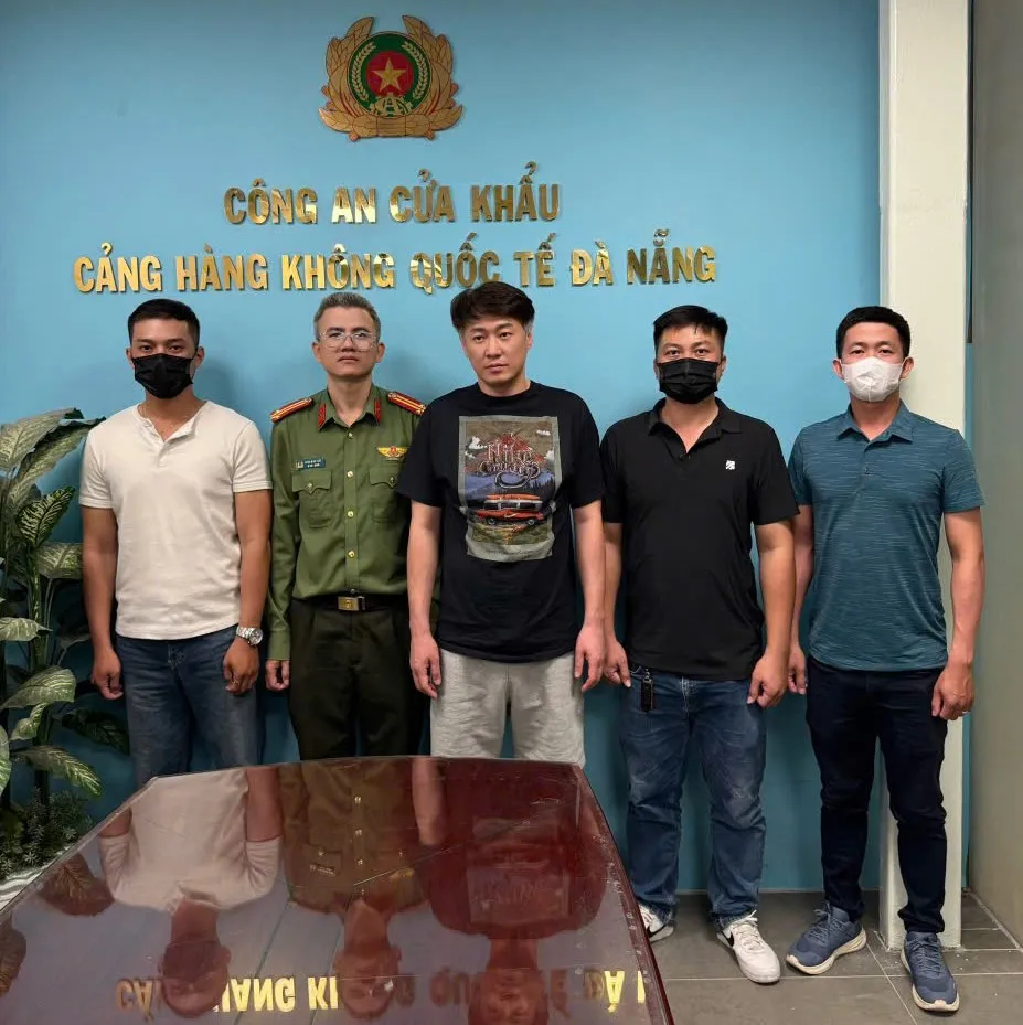 Trốn truy n&atilde; của Interpol, người đ&agrave;n &ocirc;ng H&agrave;n Quốc bị bắt tại Đ&agrave; Nẵng - Ảnh 1.