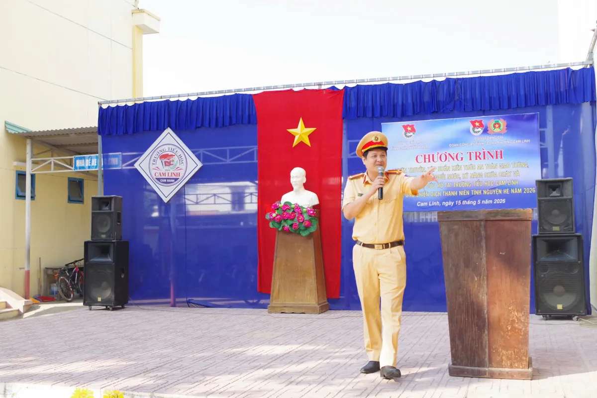 Kh&aacute;nh H&ograve;a: Tập huấn kỹ năng an to&agrave;n giao th&ocirc;ng, ph&ograve;ng chống đuối nước cho học sinh dịp h&egrave; - Ảnh 1.