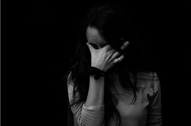 &Aacute;m ảnh &ldquo;thua k&eacute;m bạn b&egrave;&rdquo; đang đẩy nhiều người trẻ v&agrave;o khủng hoảng tinh thần- Ảnh 1.