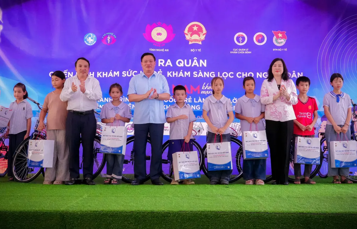 Bộ Y tế, tỉnh Nghệ An tổ chức Lễ ra qu&acirc;n Chiến dịch kh&aacute;m sức khỏe, s&agrave;ng lọc to&agrave;n d&acirc;n năm 2026- Ảnh 3.